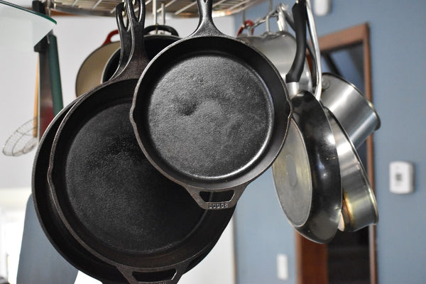 3 Cast Iron Pan Cleaning Tips And Tricks - Do It Yourself RV